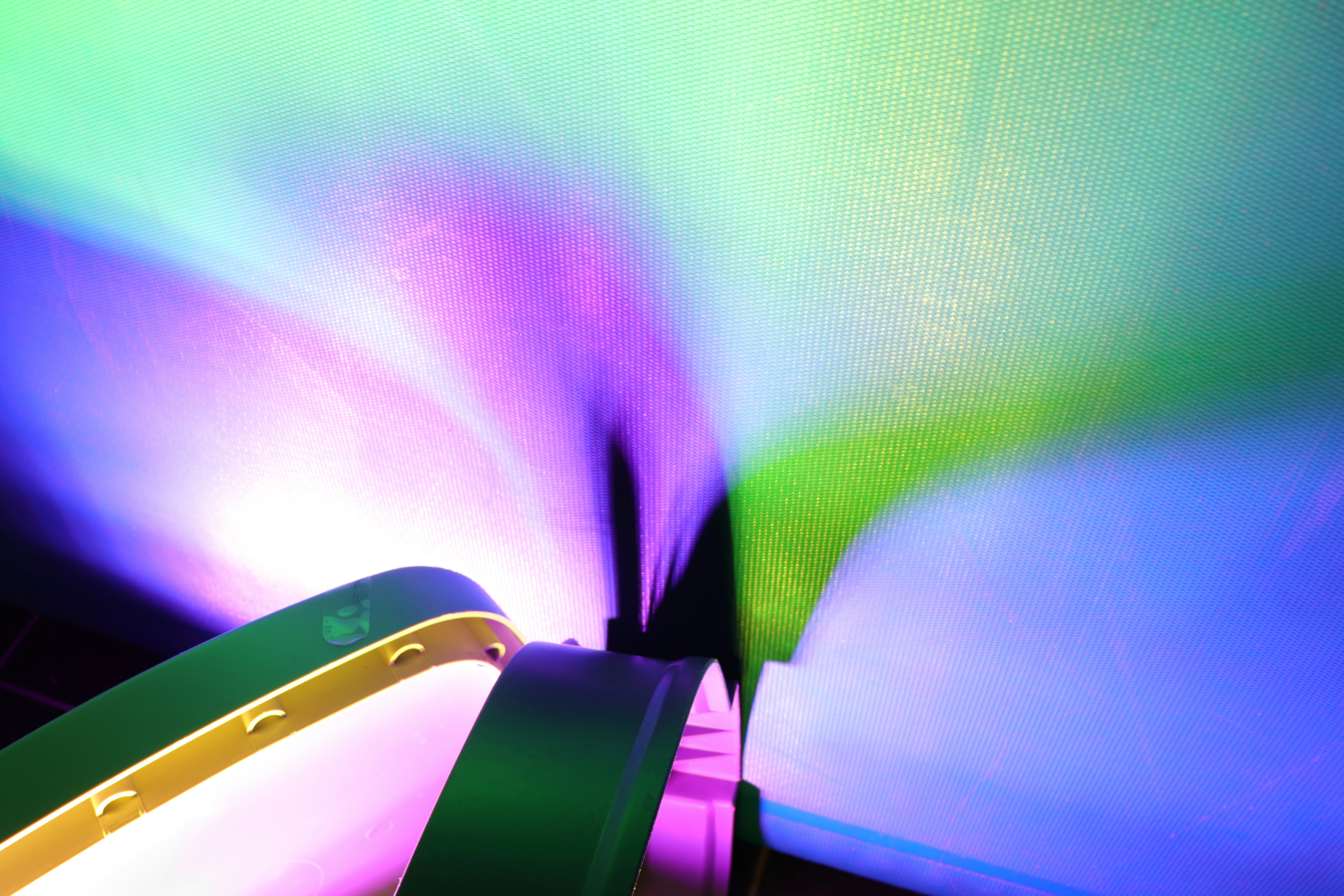 Display-Qualität Verbesserung durch Optical Bonding – Kontrast und Farben